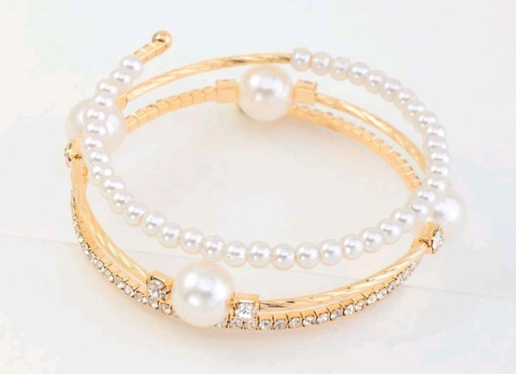 Gold/Silver Plated Elegant Pearl & Rhinestone Bracelet