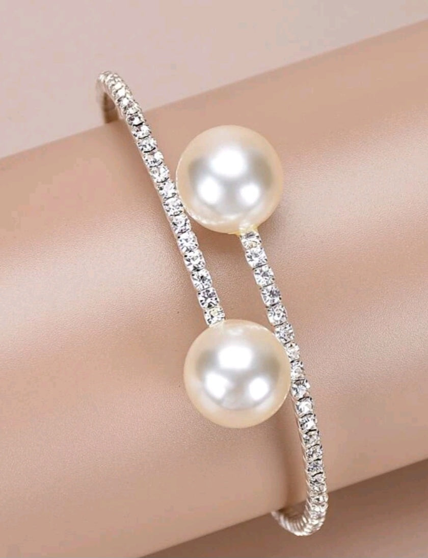 Rhinestone & Faux Pearl Decor Cuff Bangle